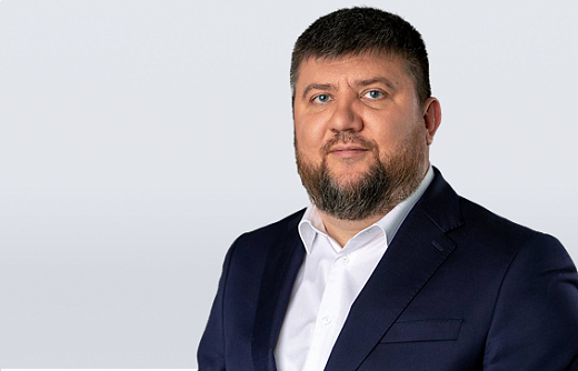 Генеральный директор АО «Дороги и Мосты» Михаил Григорьев обратился с приветственным словом к участникам и гостям А8 МАШИНЫ РОССИИ 