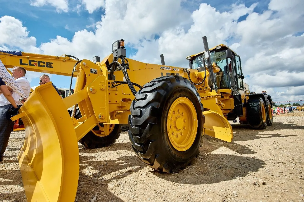 Infrastructure testing ground for road construction equipment