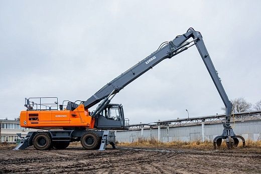 Объединенная машиностроительная группа» (ОМГ) разработала первый российский 40-тонный промышленный перегружатель