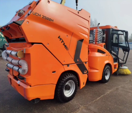 Курганское предприятие поставило коммунальную технику нового поколения Москве